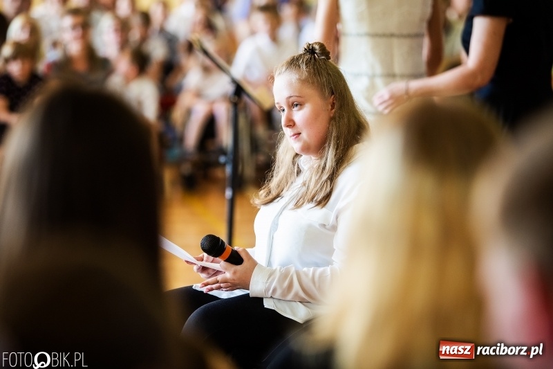 Zdjęcie w galerii na portalu naszraciborz.pl: 70-lecie szkoły specjalnej. Urodziny przed ostatnim dzwonkiem [FOTO i WIDEO] wiadomości z regionu