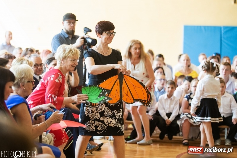 Zdjęcie w galerii na portalu naszraciborz.pl: 70-lecie szkoły specjalnej. Urodziny przed ostatnim dzwonkiem [FOTO i WIDEO] wiadomości z regionu