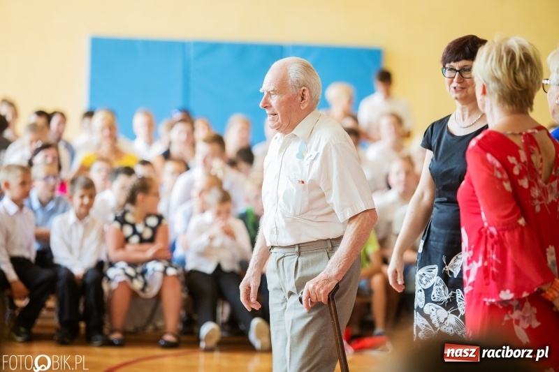 Zdjęcie w galerii na portalu naszraciborz.pl: 70-lecie szkoły specjalnej. Urodziny przed ostatnim dzwonkiem [FOTO i WIDEO] wiadomości z regionu