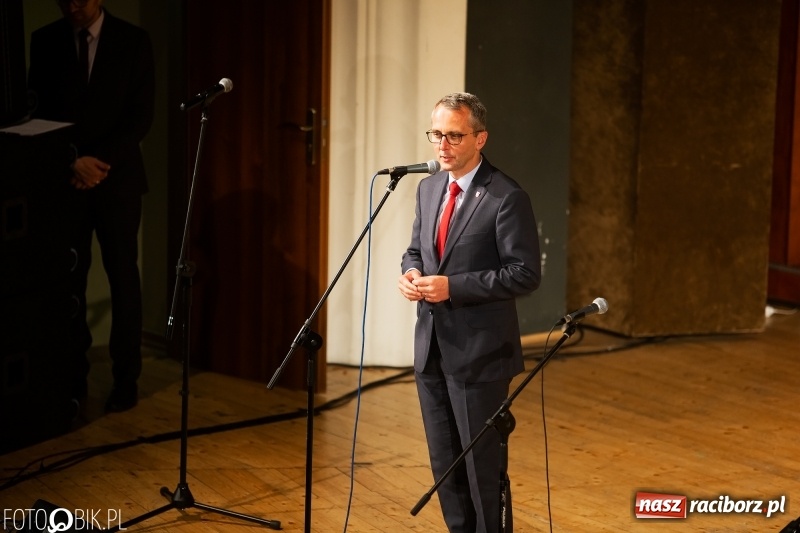 Zdjęcie w galerii na portalu naszraciborz.pl: Miejskie zakończenie roku szkolnego i nagrody dla najlepszych z najlepszych [FOTO i WIDEO] wiadomości z regionu