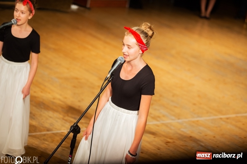 Zdjęcie w galerii na portalu naszraciborz.pl: Miejskie zakończenie roku szkolnego i nagrody dla najlepszych z najlepszych [FOTO i WIDEO] wiadomości z regionu