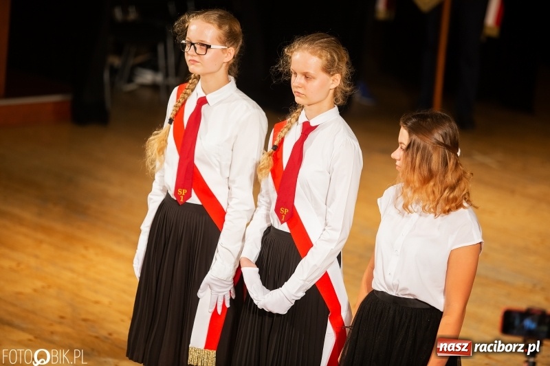 Zdjęcie w galerii na portalu naszraciborz.pl: Miejskie zakończenie roku szkolnego i nagrody dla najlepszych z najlepszych [FOTO i WIDEO] wiadomości z regionu
