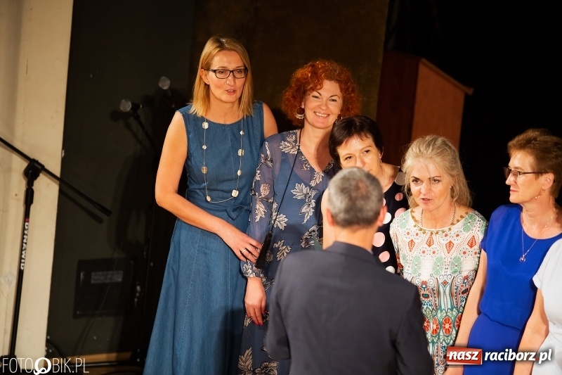 Zdjęcie w galerii na portalu naszraciborz.pl: Miejskie zakończenie roku szkolnego i nagrody dla najlepszych z najlepszych [FOTO i WIDEO] wiadomości z regionu