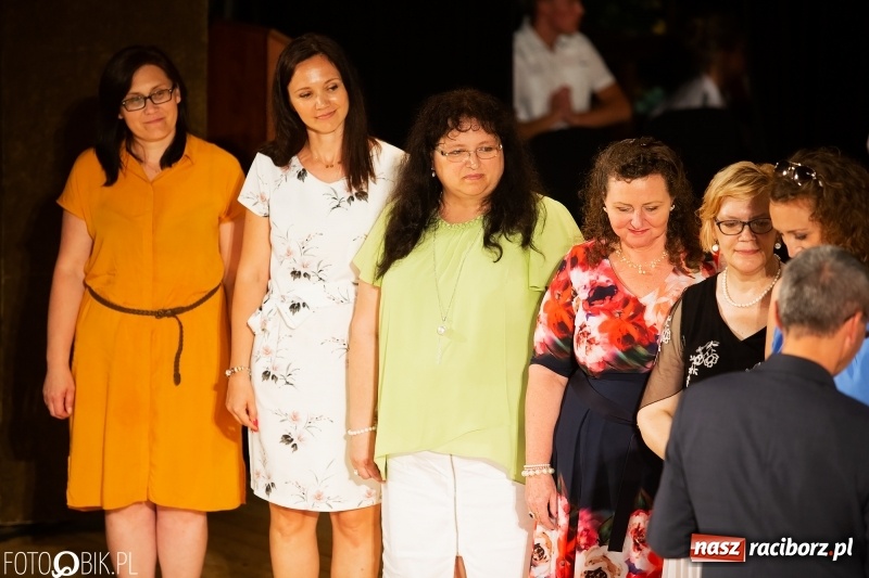 Zdjęcie w galerii na portalu naszraciborz.pl: Miejskie zakończenie roku szkolnego i nagrody dla najlepszych z najlepszych [FOTO i WIDEO] wiadomości z regionu