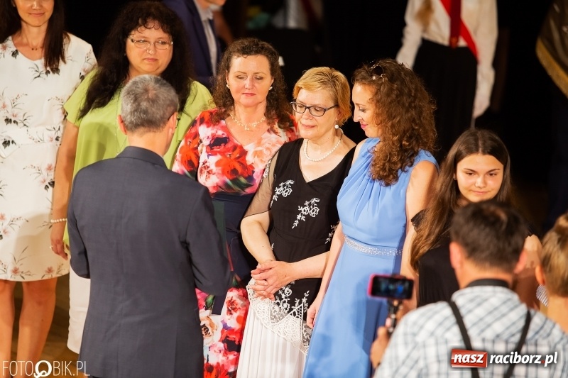 Zdjęcie w galerii na portalu naszraciborz.pl: Miejskie zakończenie roku szkolnego i nagrody dla najlepszych z najlepszych [FOTO i WIDEO] wiadomości z regionu
