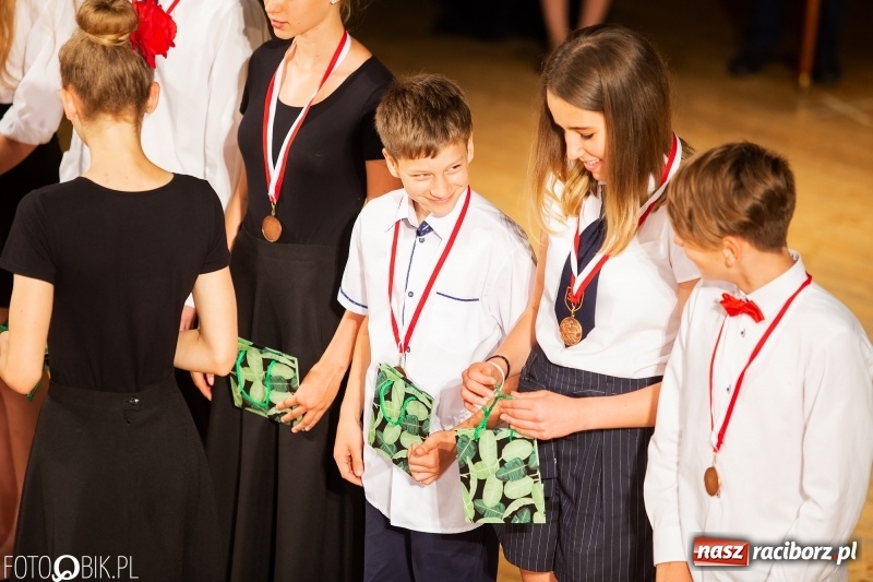 Zdjęcie w galerii na portalu naszraciborz.pl: Miejskie zakończenie roku szkolnego i nagrody dla najlepszych z najlepszych [FOTO i WIDEO] wiadomości z regionu