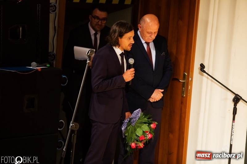 Zdjęcie w galerii na portalu naszraciborz.pl: Miejskie zakończenie roku szkolnego i nagrody dla najlepszych z najlepszych [FOTO i WIDEO] wiadomości z regionu