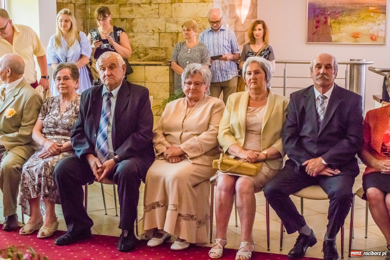 Zdjęcie w galerii na portalu naszraciborz.pl: Raz na wozie, raz pod wozem. Złote gody w raciborskim USC [FOTO i WIDEO] wiadomości z regionu