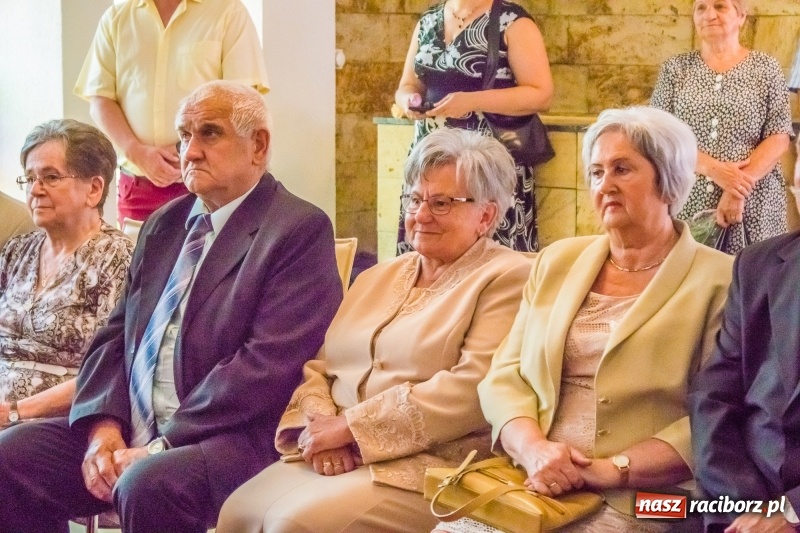 Zdjęcie w galerii na portalu naszraciborz.pl: Raz na wozie, raz pod wozem. Złote gody w raciborskim USC [FOTO i WIDEO] wiadomości z regionu