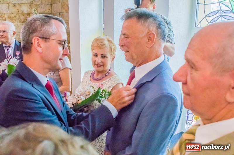 Zdjęcie w galerii na portalu naszraciborz.pl: Raz na wozie, raz pod wozem. Złote gody w raciborskim USC [FOTO i WIDEO] wiadomości z regionu