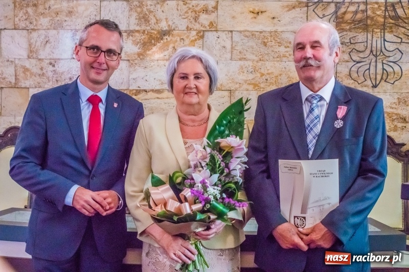 Zdjęcie w galerii na portalu naszraciborz.pl: Raz na wozie, raz pod wozem. Złote gody w raciborskim USC [FOTO i WIDEO] wiadomości z regionu