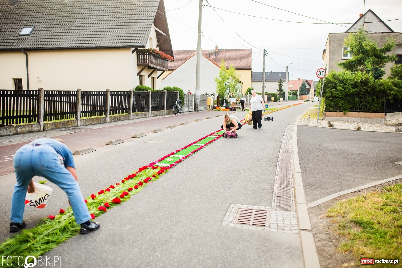 Zdjęcie w galerii na portalu naszraciborz.pl: Racibórz pięknie ustrojony na Boże Ciało [FOTO i WIDEO] wiadomości z regionu