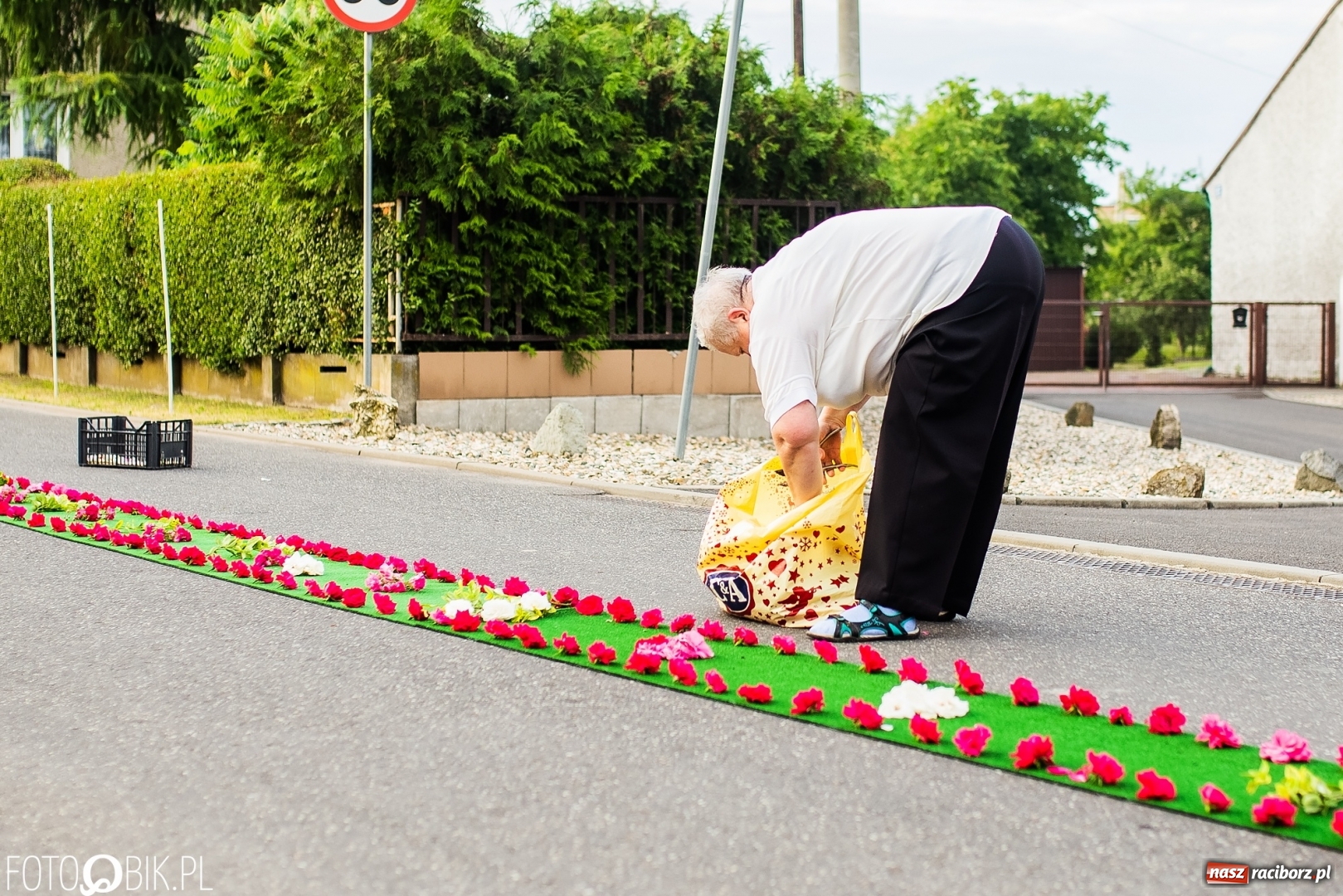 Zdjęcie w galerii na portalu naszraciborz.pl: Racibórz pięknie ustrojony na Boże Ciało [FOTO i WIDEO] wiadomości z regionu