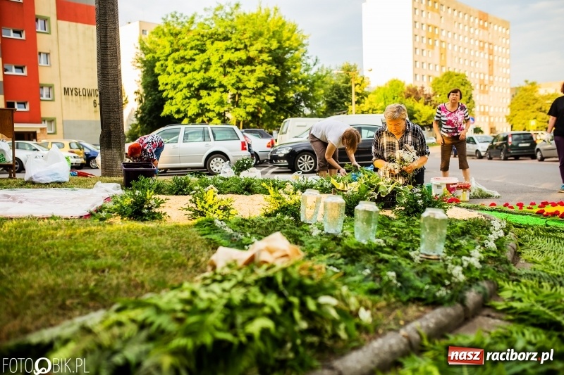Zdjęcie w galerii na portalu naszraciborz.pl: Racibórz pięknie ustrojony na Boże Ciało [FOTO i WIDEO] wiadomości z regionu