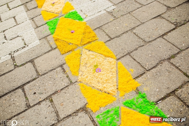 Zdjęcie w galerii na portalu naszraciborz.pl: Racibórz pięknie ustrojony na Boże Ciało [FOTO i WIDEO] wiadomości z regionu