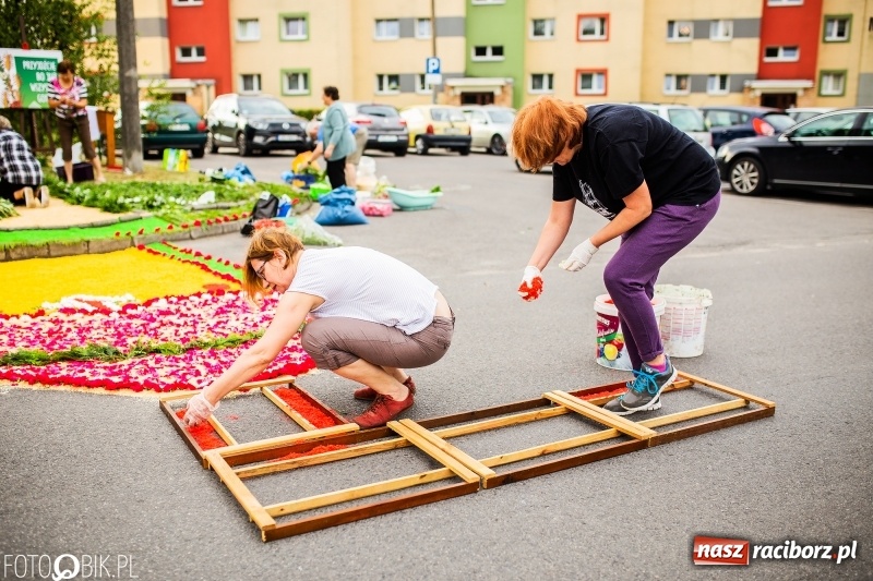 Zdjęcie w galerii na portalu naszraciborz.pl: Racibórz pięknie ustrojony na Boże Ciało [FOTO i WIDEO] wiadomości z regionu