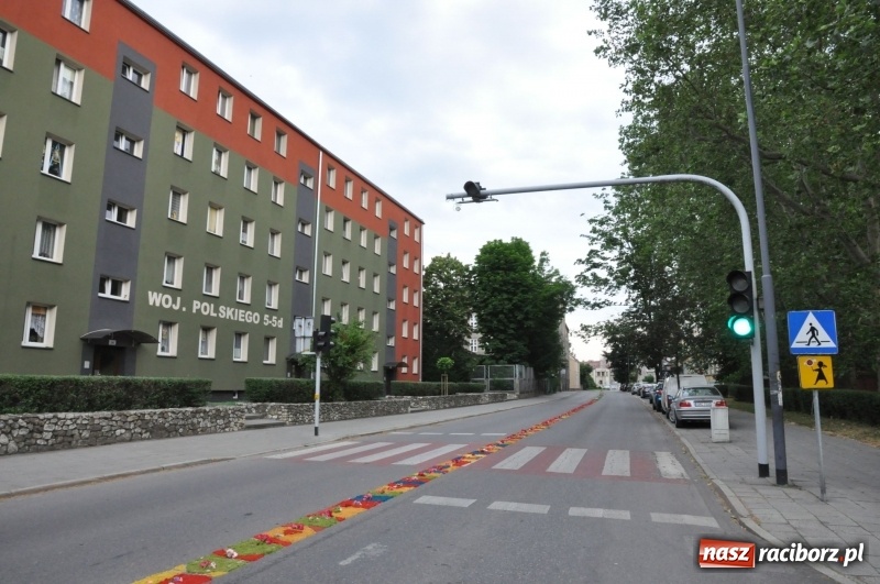 Zdjęcie w galerii na portalu naszraciborz.pl: Racibórz pięknie ustrojony na Boże Ciało [FOTO i WIDEO] wiadomości z regionu