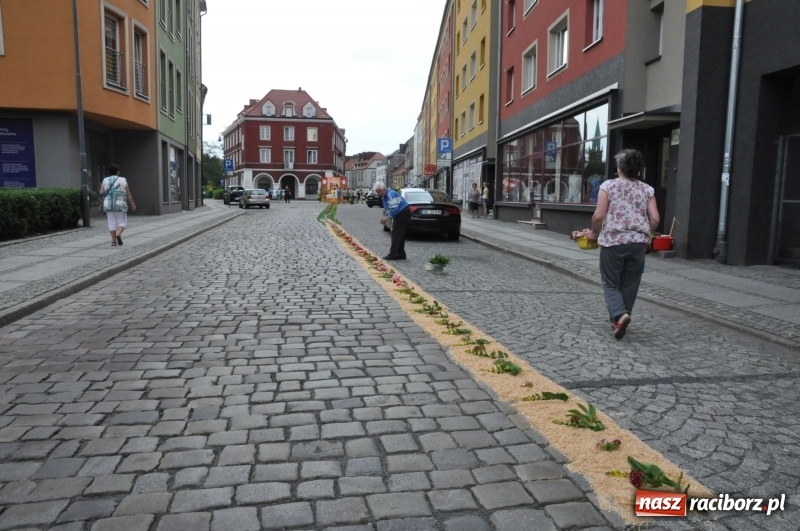 Zdjęcie w galerii na portalu naszraciborz.pl: Racibórz pięknie ustrojony na Boże Ciało [FOTO i WIDEO] wiadomości z regionu