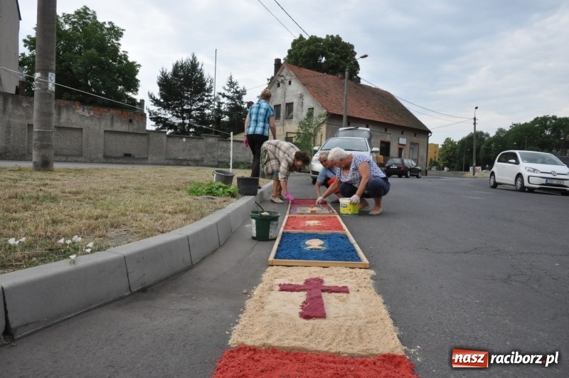 Zdjęcie w galerii na portalu naszraciborz.pl: Racibórz pięknie ustrojony na Boże Ciało [FOTO i WIDEO] wiadomości z regionu