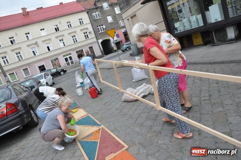 Zdjęcie w galerii na portalu naszraciborz.pl: Racibórz pięknie ustrojony na Boże Ciało [FOTO i WIDEO] wiadomości z regionu