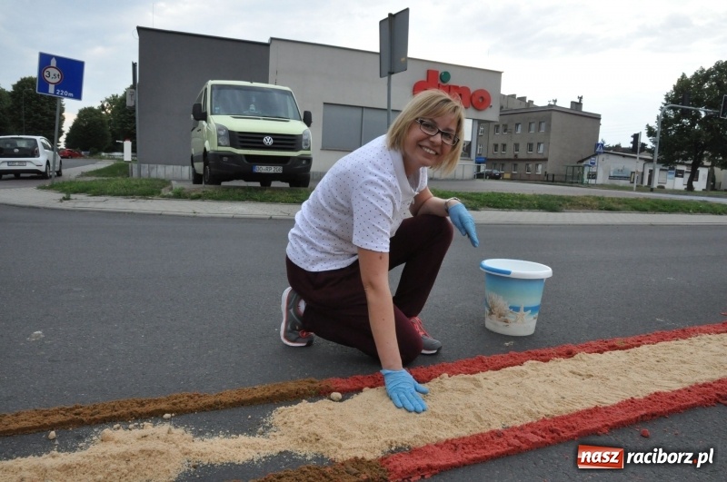 Zdjęcie w galerii na portalu naszraciborz.pl: Racibórz pięknie ustrojony na Boże Ciało [FOTO i WIDEO] wiadomości z regionu