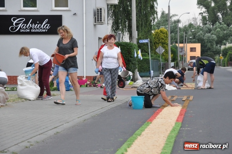 Zdjęcie w galerii na portalu naszraciborz.pl: Racibórz pięknie ustrojony na Boże Ciało [FOTO i WIDEO] wiadomości z regionu