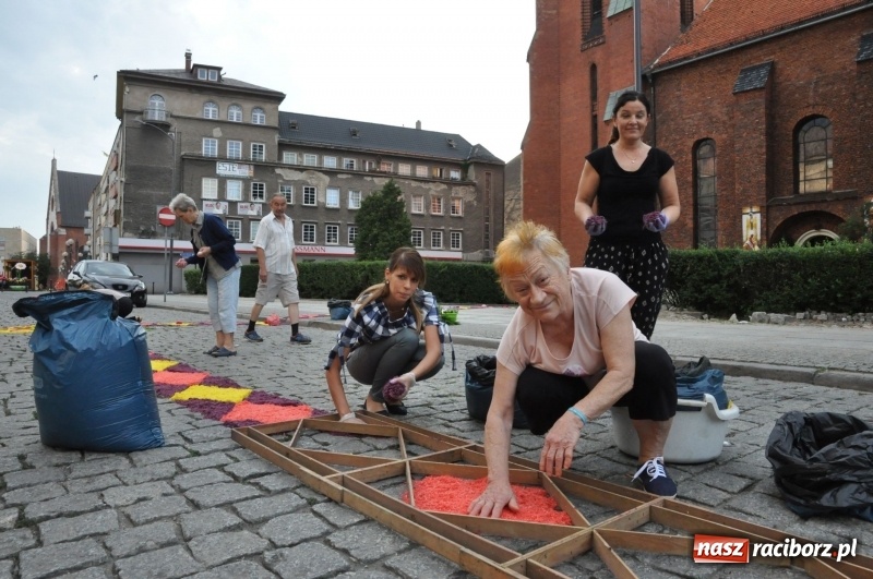 Zdjęcie w galerii na portalu naszraciborz.pl: Racibórz pięknie ustrojony na Boże Ciało [FOTO i WIDEO] wiadomości z regionu