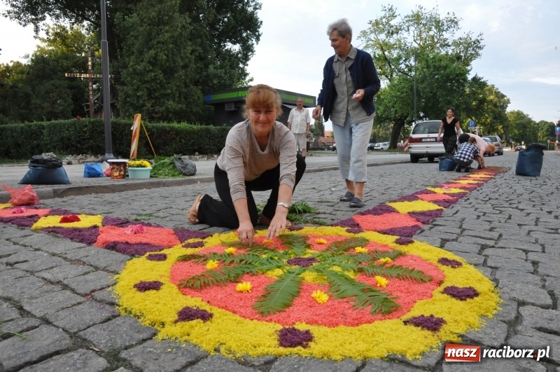 Zdjęcie w galerii na portalu naszraciborz.pl: Racibórz pięknie ustrojony na Boże Ciało [FOTO i WIDEO] wiadomości z regionu