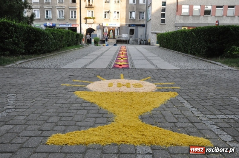 Zdjęcie w galerii na portalu naszraciborz.pl: Racibórz pięknie ustrojony na Boże Ciało [FOTO i WIDEO] wiadomości z regionu