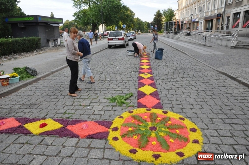 Zdjęcie w galerii na portalu naszraciborz.pl: Racibórz pięknie ustrojony na Boże Ciało [FOTO i WIDEO] wiadomości z regionu