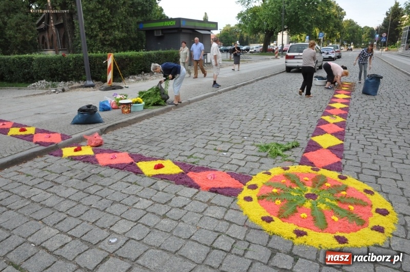 Zdjęcie w galerii na portalu naszraciborz.pl: Racibórz pięknie ustrojony na Boże Ciało [FOTO i WIDEO] wiadomości z regionu