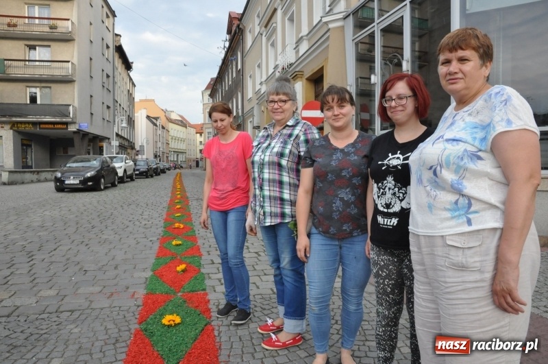 Zdjęcie w galerii na portalu naszraciborz.pl: Racibórz pięknie ustrojony na Boże Ciało [FOTO i WIDEO] wiadomości z regionu