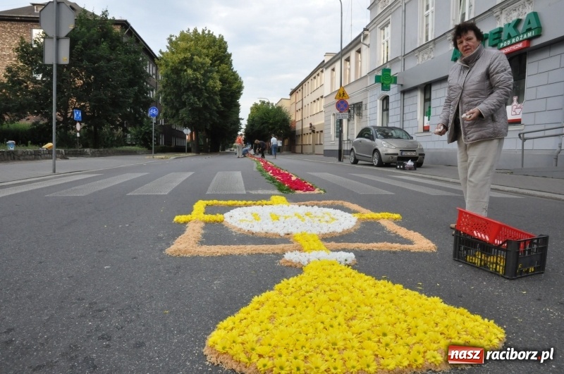 Zdjęcie w galerii na portalu naszraciborz.pl: Racibórz pięknie ustrojony na Boże Ciało [FOTO i WIDEO] wiadomości z regionu