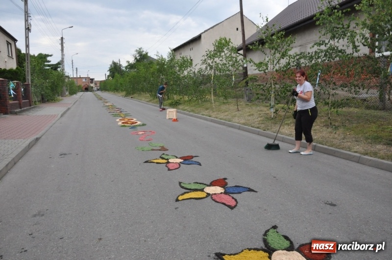 Zdjęcie w galerii na portalu naszraciborz.pl: W Brzeziu przygotowali prawdziwe arcydzieła. Obejrzeć przyjechała nawet TVP [FOTO] wiadomości z regionu