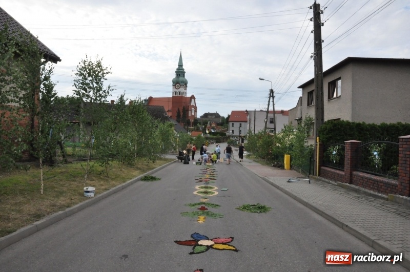 Zdjęcie w galerii na portalu naszraciborz.pl: W Brzeziu przygotowali prawdziwe arcydzieła. Obejrzeć przyjechała nawet TVP [FOTO] wiadomości z regionu