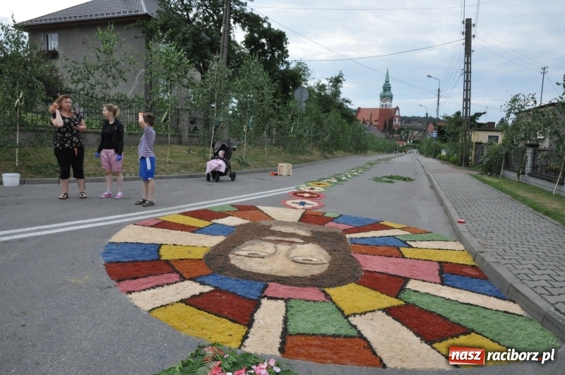Zdjęcie w galerii na portalu naszraciborz.pl: W Brzeziu przygotowali prawdziwe arcydzieła. Obejrzeć przyjechała nawet TVP [FOTO] wiadomości z regionu