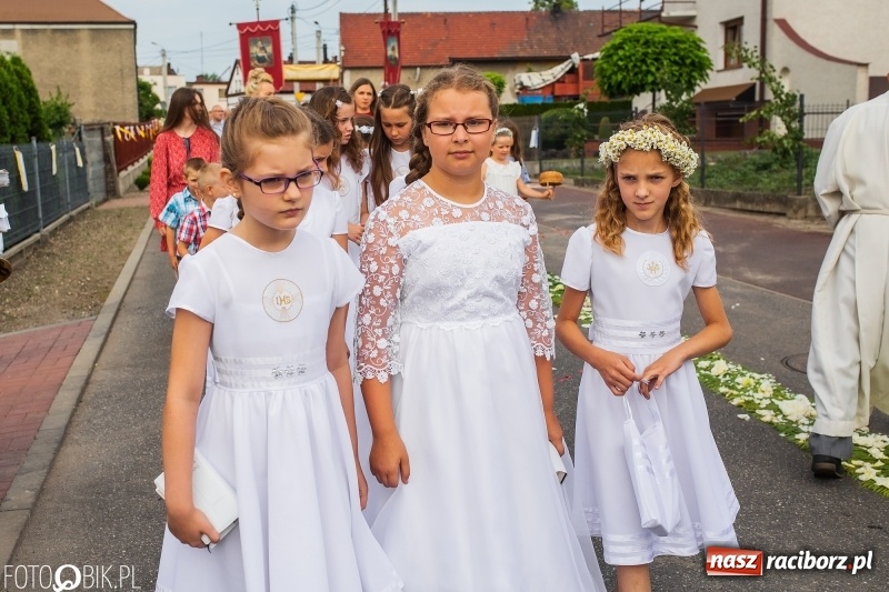 Zdjęcie w galerii na portalu naszraciborz.pl: Boże Ciało w dzielnicach. Brzezie i Studzienna [FOTO i WIDEO] wiadomości z regionu