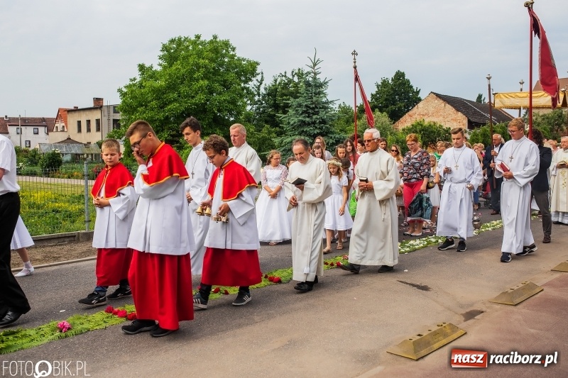 Zdjęcie w galerii na portalu naszraciborz.pl: Boże Ciało w dzielnicach. Brzezie i Studzienna [FOTO i WIDEO] wiadomości z regionu