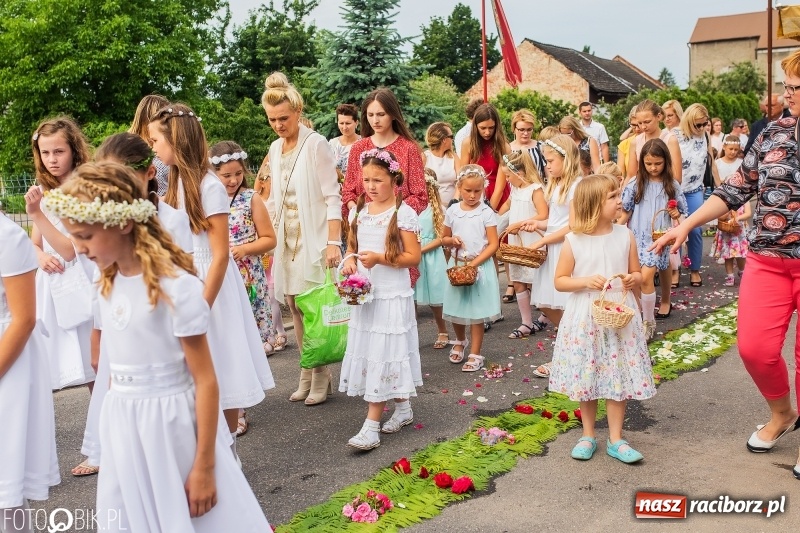 Zdjęcie w galerii na portalu naszraciborz.pl: Boże Ciało w dzielnicach. Brzezie i Studzienna [FOTO i WIDEO] wiadomości z regionu