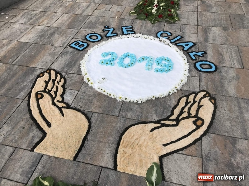 Zdjęcie w galerii na portalu naszraciborz.pl: Boże Ciało w dzielnicach. Brzezie i Studzienna [FOTO i WIDEO] wiadomości z regionu