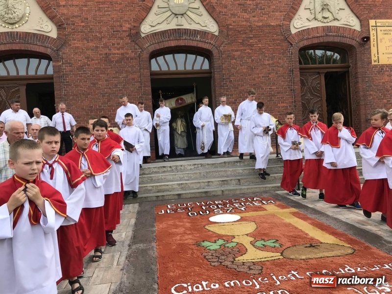 Zdjęcie w galerii na portalu naszraciborz.pl: Boże Ciało w dzielnicach. Brzezie i Studzienna [FOTO i WIDEO] wiadomości z regionu