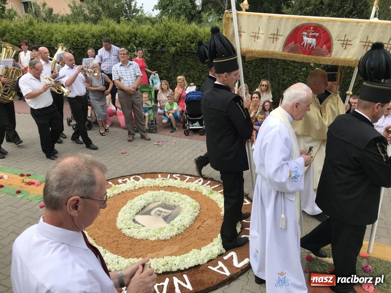 Zdjęcie w galerii na portalu naszraciborz.pl: Boże Ciało w dzielnicach. Brzezie i Studzienna [FOTO i WIDEO] wiadomości z regionu