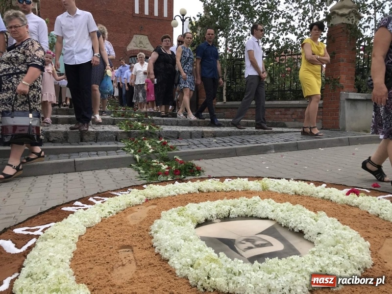Zdjęcie w galerii na portalu naszraciborz.pl: Boże Ciało w dzielnicach. Brzezie i Studzienna [FOTO i WIDEO] wiadomości z regionu