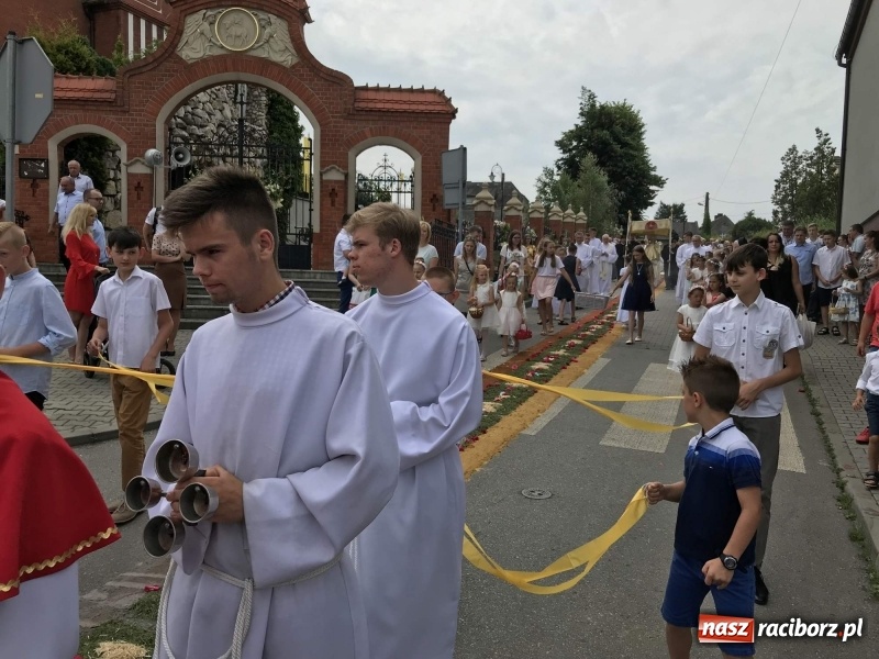 Zdjęcie w galerii na portalu naszraciborz.pl: Boże Ciało w dzielnicach. Brzezie i Studzienna [FOTO i WIDEO] wiadomości z regionu