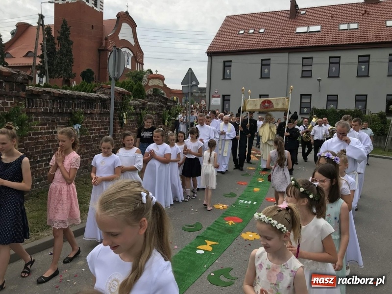 Zdjęcie w galerii na portalu naszraciborz.pl: Boże Ciało w dzielnicach. Brzezie i Studzienna [FOTO i WIDEO] wiadomości z regionu