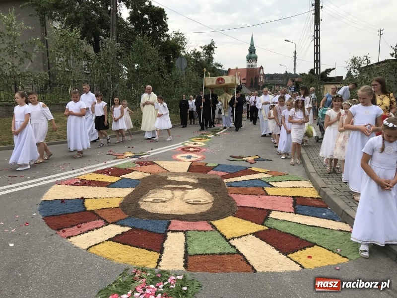 Zdjęcie w galerii na portalu naszraciborz.pl: Boże Ciało w dzielnicach. Brzezie i Studzienna [FOTO i WIDEO] wiadomości z regionu