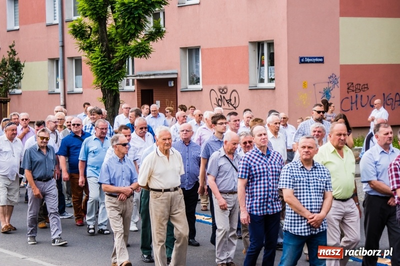 Zdjęcie w galerii na portalu naszraciborz.pl: Procesja Bożego Ciała na starym mieście [FOTO i WIDEO] wiadomości z regionu