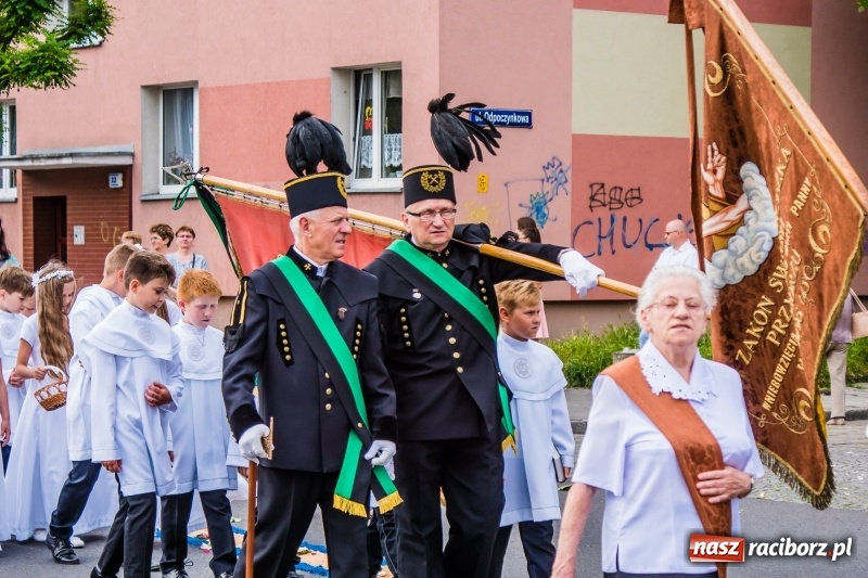 Zdjęcie w galerii na portalu naszraciborz.pl: Procesja Bożego Ciała na starym mieście [FOTO i WIDEO] wiadomości z regionu