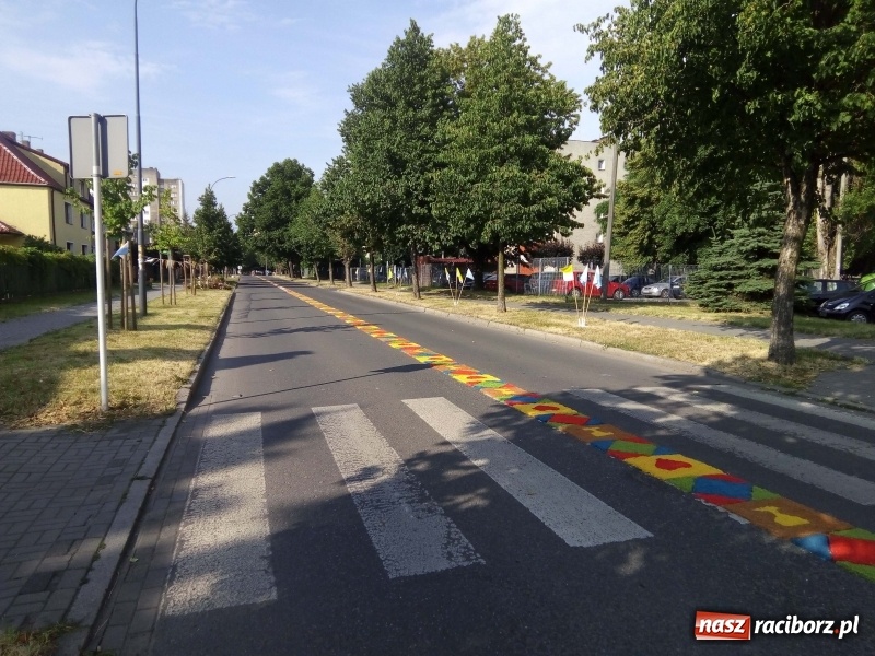 Zdjęcie w galerii na portalu naszraciborz.pl: Procesja na Nowych Zagrodach. Największa w Raciborzu [FOTO i WIDEO] wiadomości z regionu