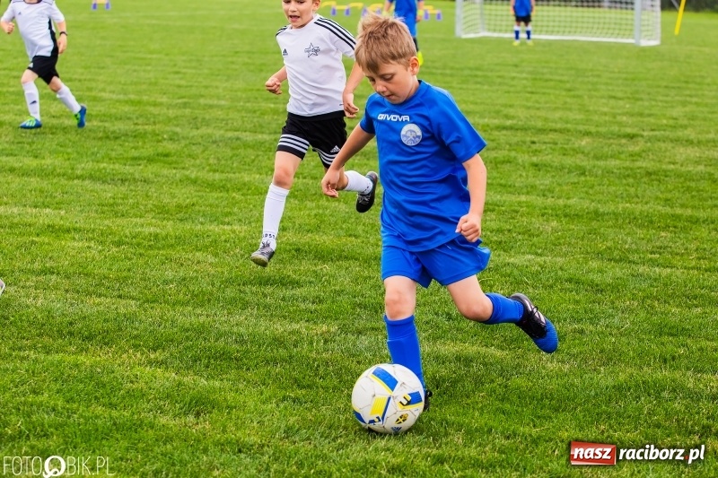 Zdjęcie w galerii na portalu naszraciborz.pl: Turniej żaków w ramach festynu sportowego w Borucinie wiadomości z regionu